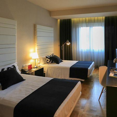 Hotel Leyre Pamplona Buitenkant foto