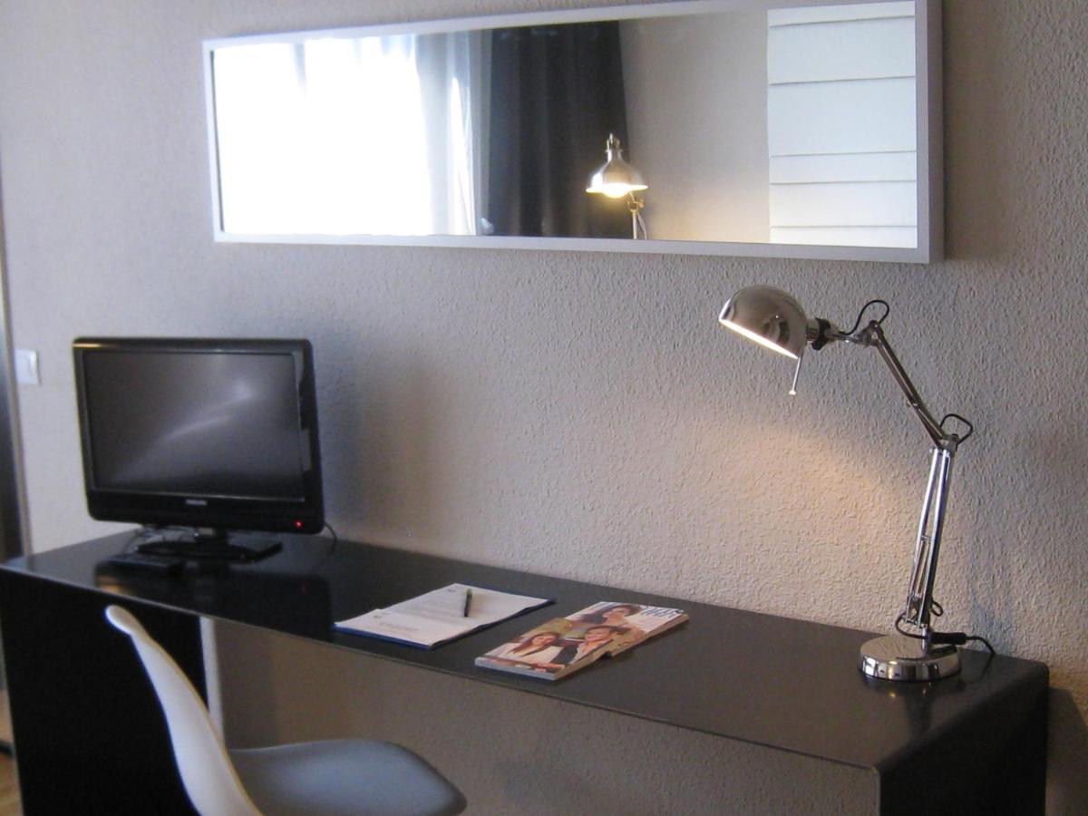 Hotel Leyre Pamplona Buitenkant foto