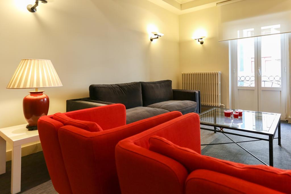 Hotel Leyre Pamplona Buitenkant foto