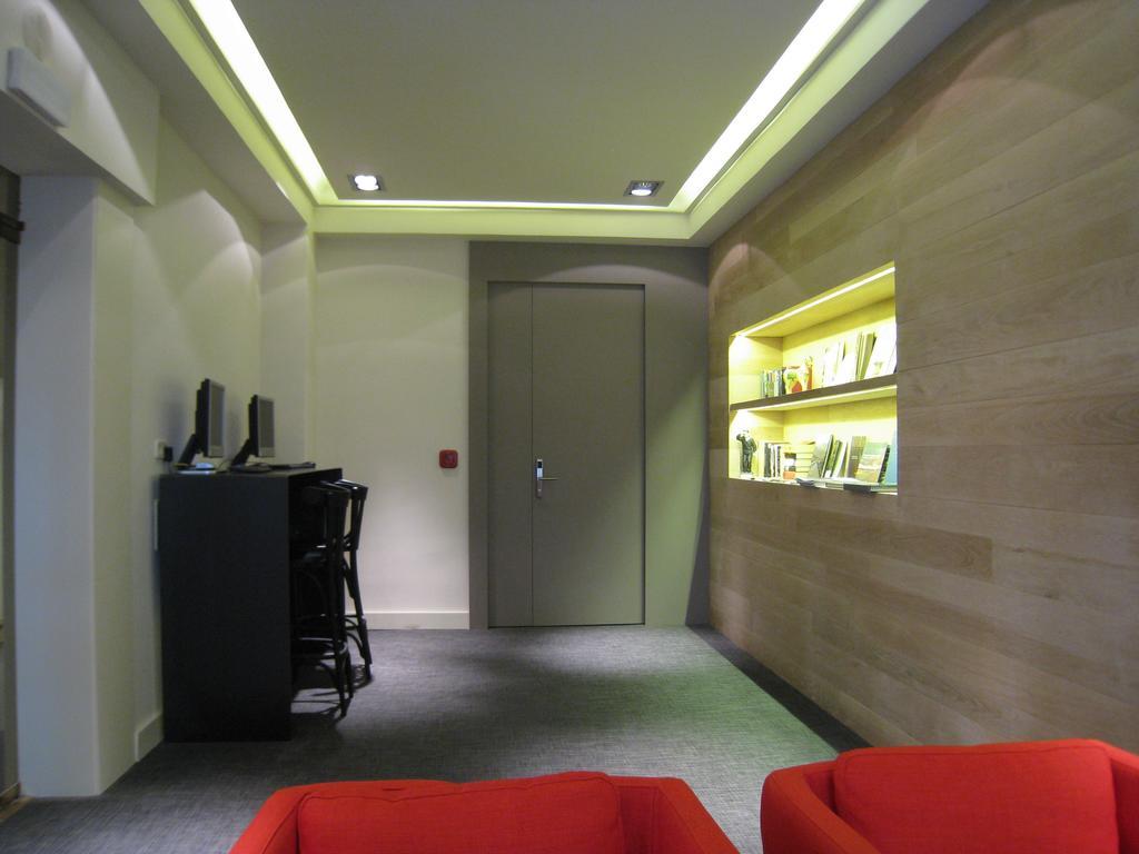 Hotel Leyre Pamplona Buitenkant foto