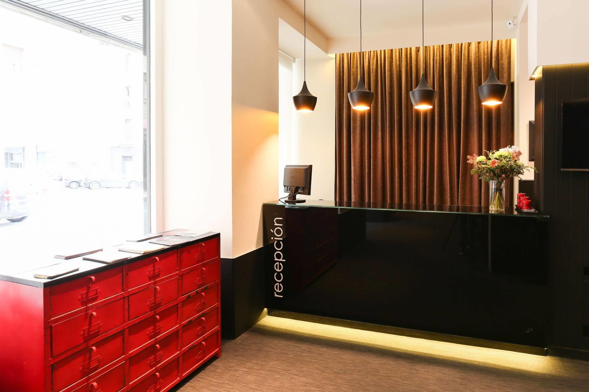 Hotel Leyre Pamplona Buitenkant foto
