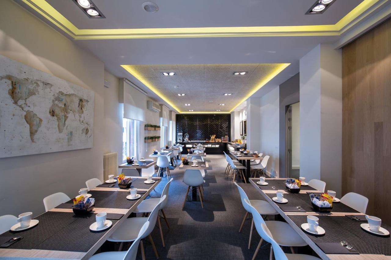 Hotel Leyre Pamplona Buitenkant foto